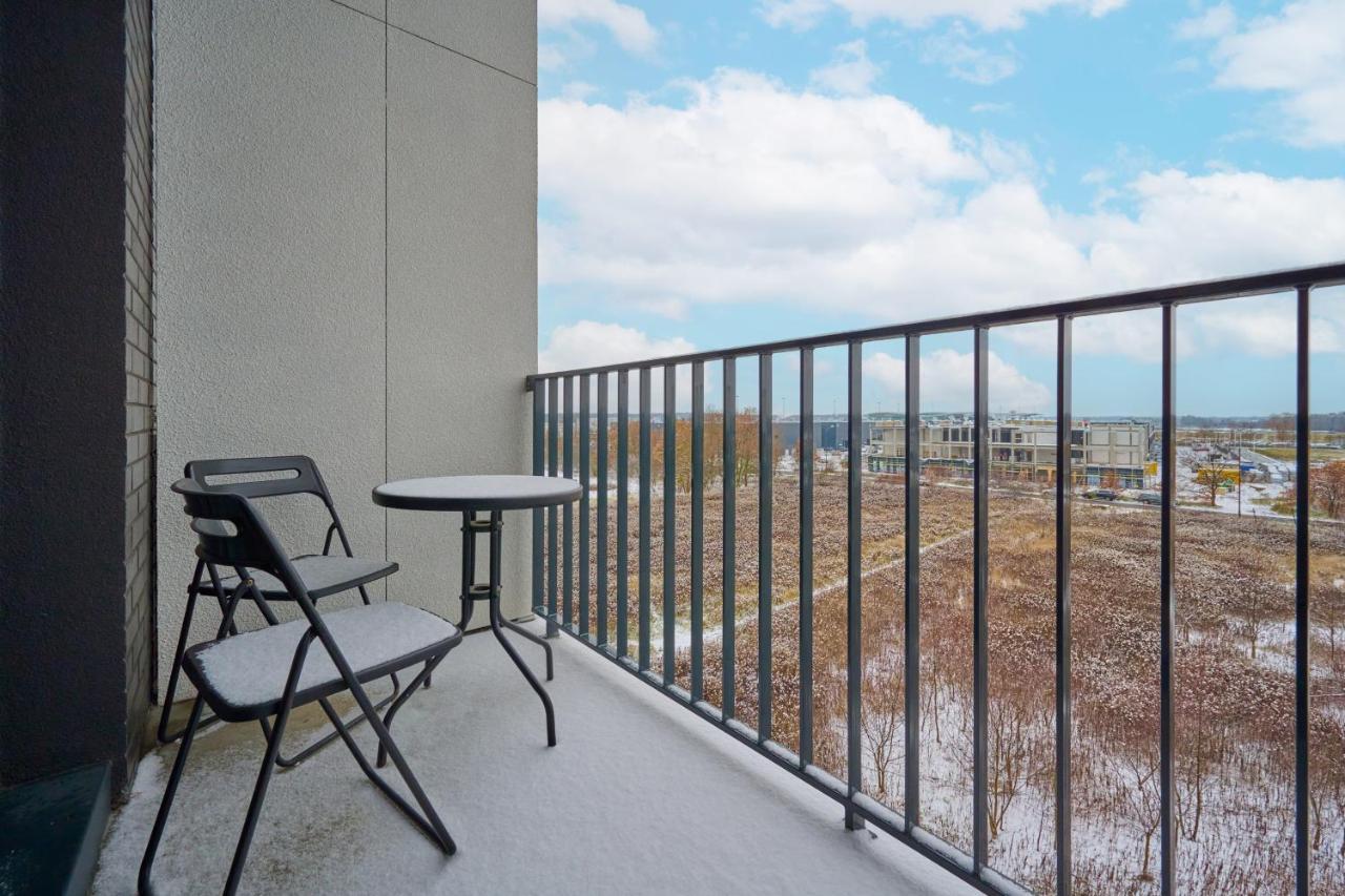Mezzanine Studio Apartments Zarembowicza Wroclaw Airport By Renters Exterior photo