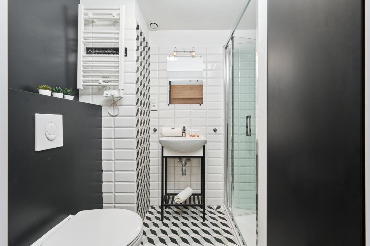 Mezzanine Studio Apartments Zarembowicza Wroclaw Airport By Renters Exterior photo