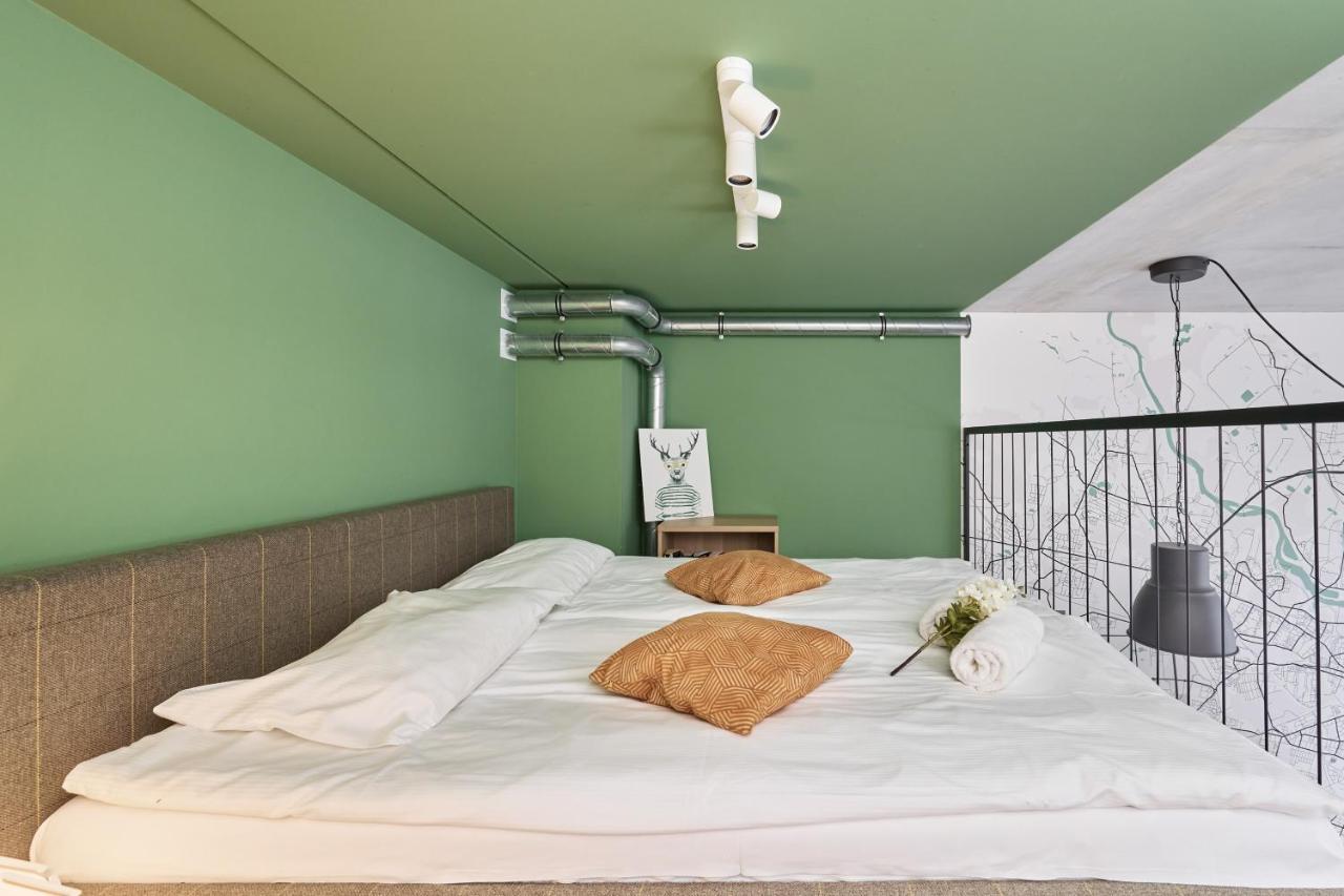 Mezzanine Studio Apartments Zarembowicza Wroclaw Airport By Renters Exterior photo