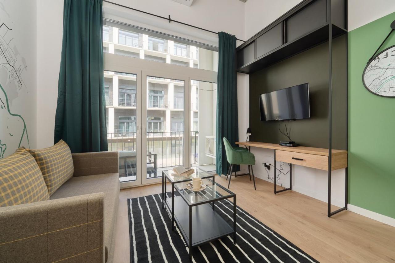 Mezzanine Studio Apartments Zarembowicza Wroclaw Airport By Renters Exterior photo